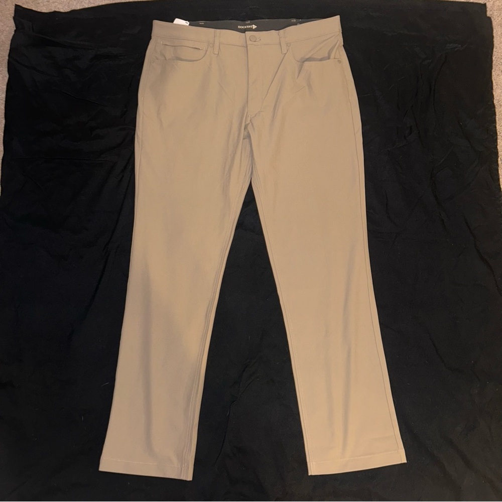 Dockers Men's Tan Pants - Go Airweave 5-pocket Straight Fit